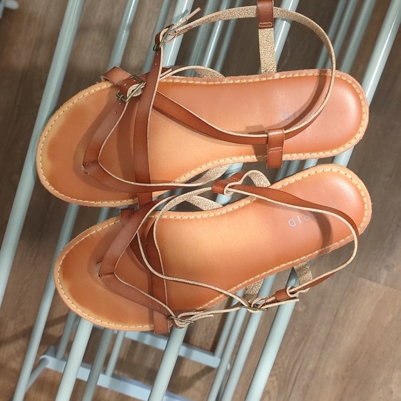 Brown sandals - Picture 3 of 3